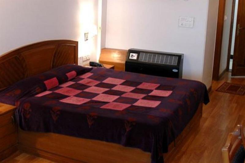 Hotel Silver Rock Mussoorie Exterior photo
