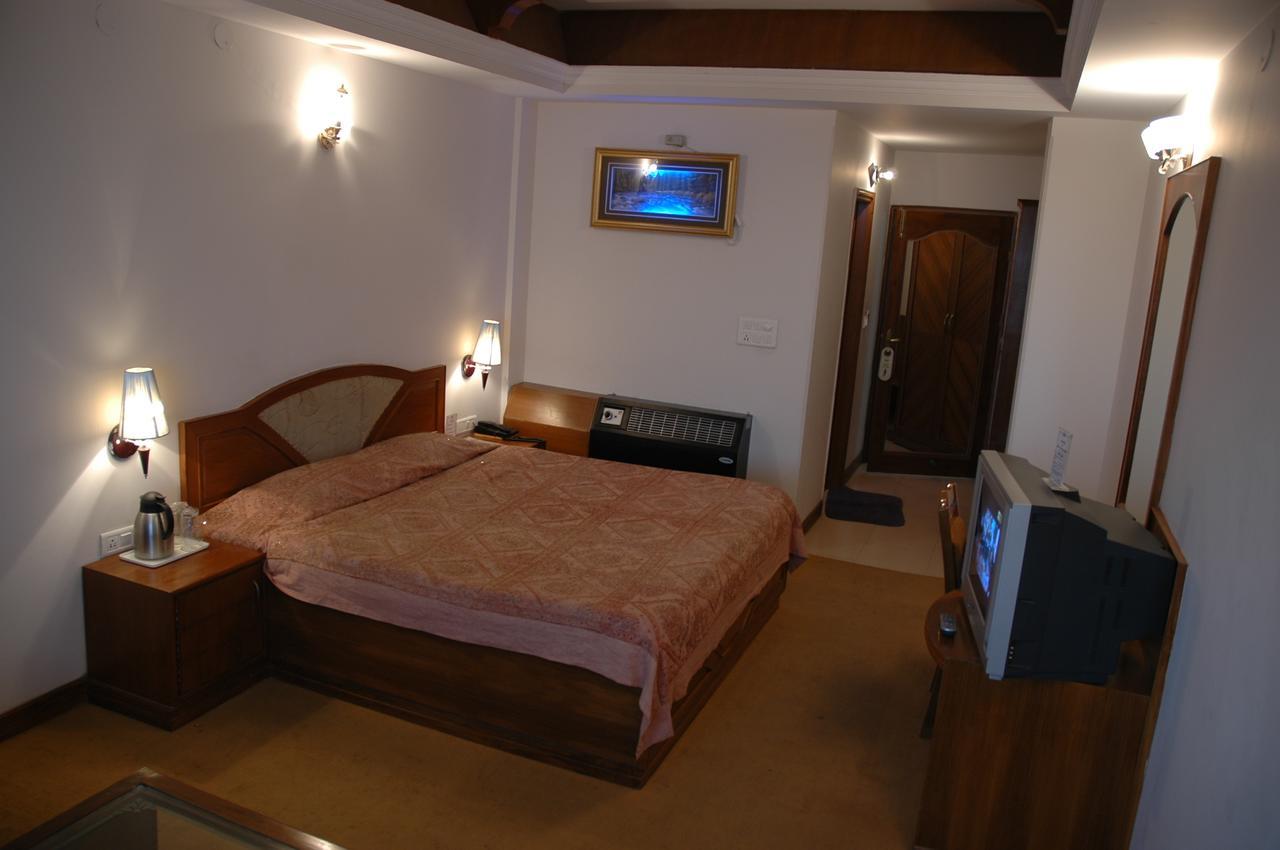 Hotel Silver Rock Mussoorie Exterior photo